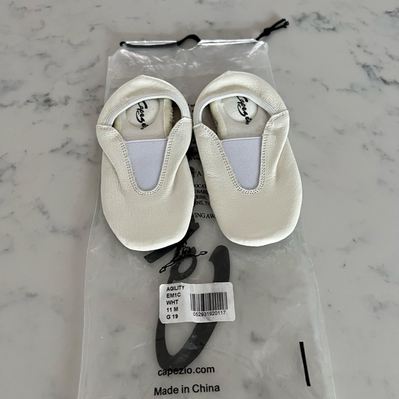 Capezio White Acro Shoes Sz 11 - Picture 3 of 3